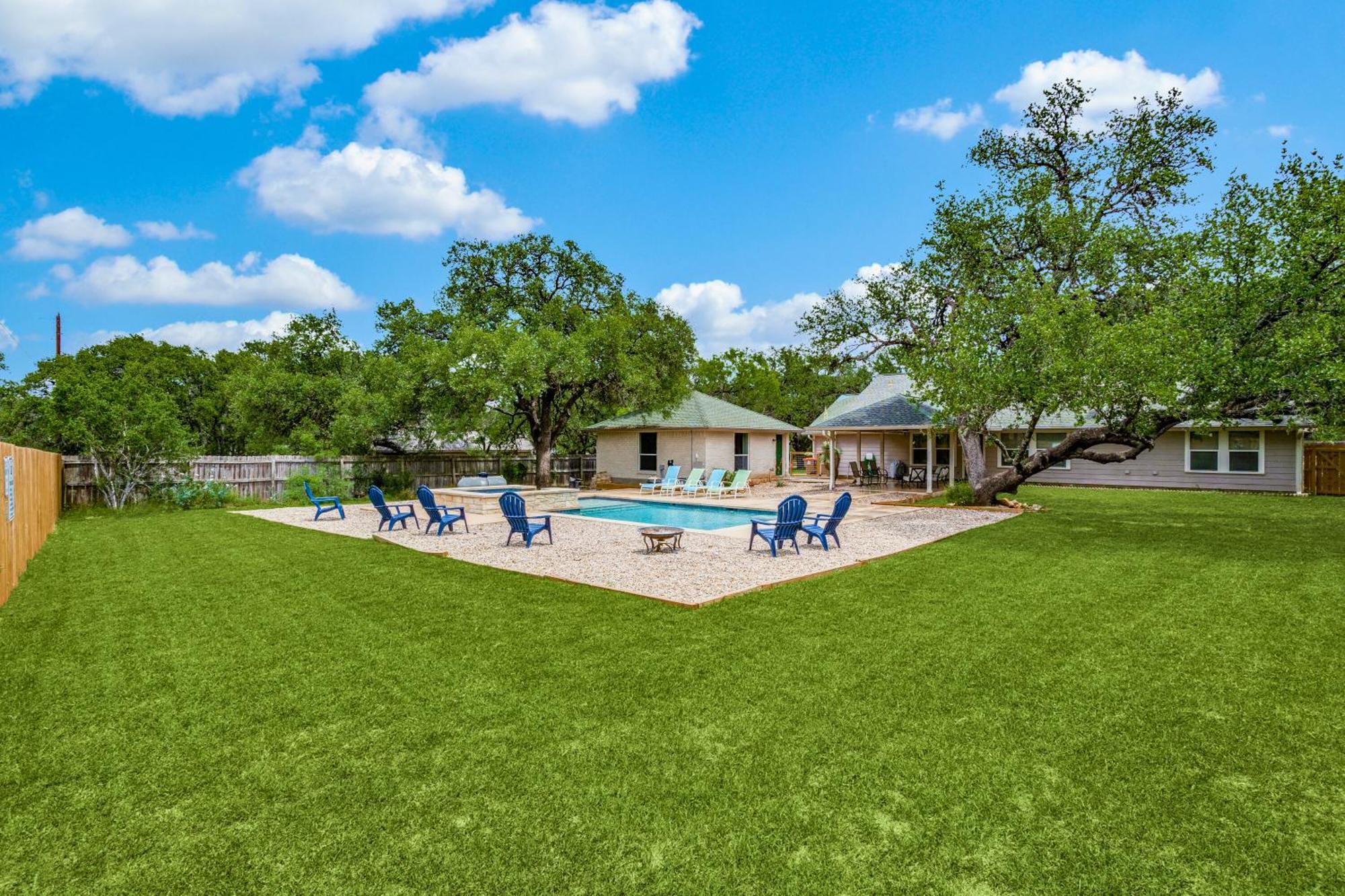 Spacious 5 Bdrm Home Mins To Wineries With Private Pool And Hot Tub! Johnson City Kültér fotó