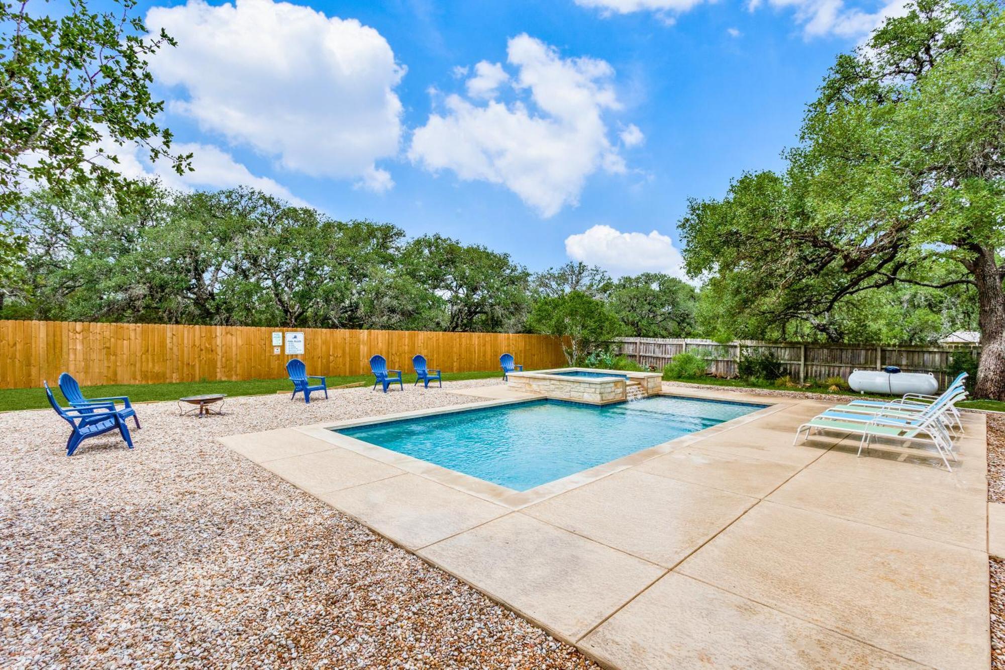 Spacious 5 Bdrm Home Mins To Wineries With Private Pool And Hot Tub! Johnson City Kültér fotó